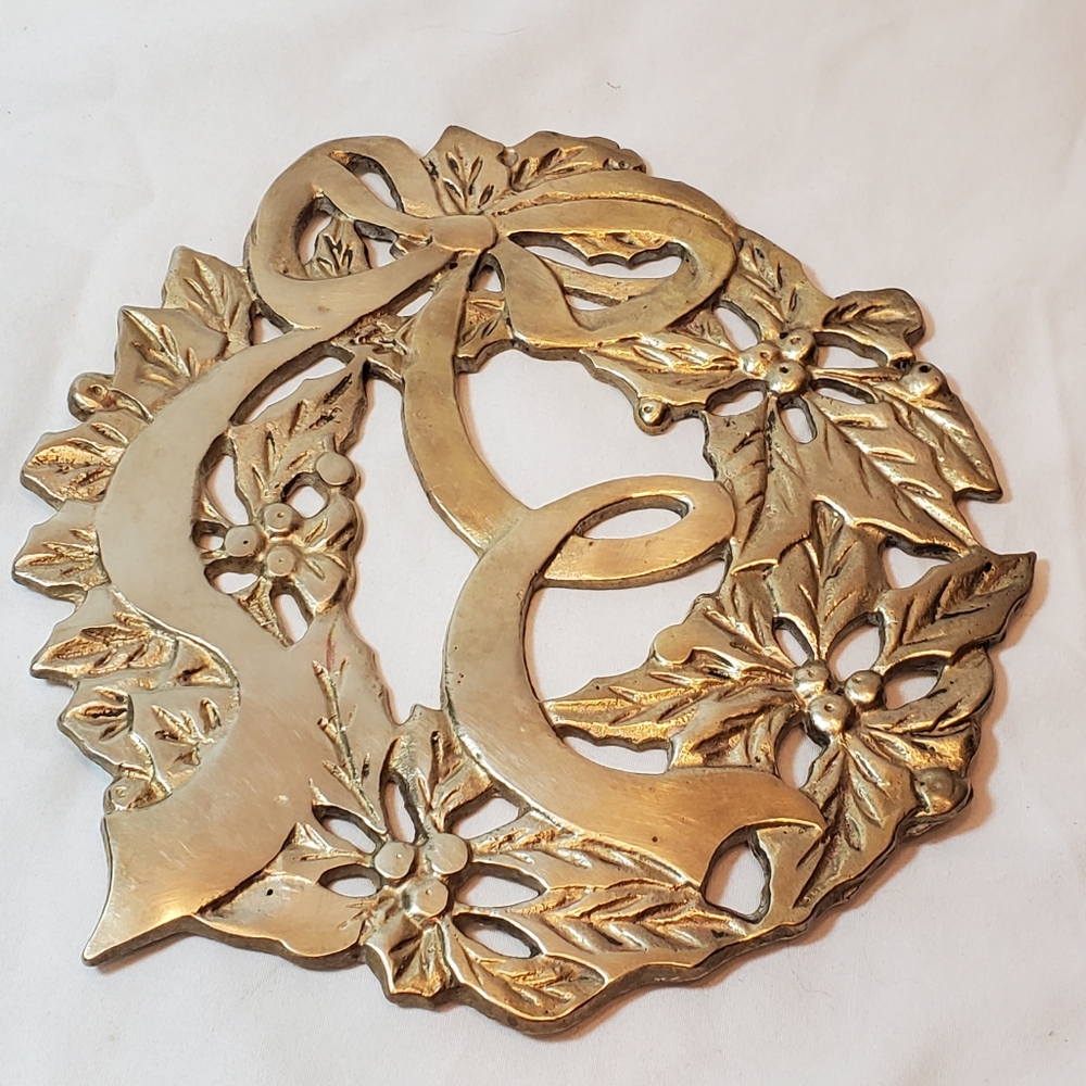 Brass Vintage Wreath Trivet With Ribbon  Poinsettia Berries And Leaves Holiday